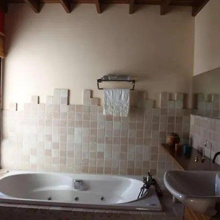 Sleeps 6 Pool Wifi アパート Nazaret