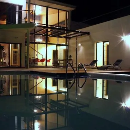 Sleeps 6 Pool Wifi アパート Nazaret