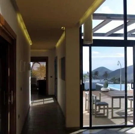 Sleeps 6 Pool Wifi * Nazaret