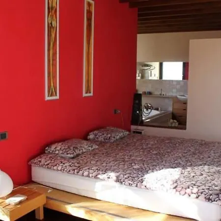 Sleeps 6 Pool Wifi Nazaret