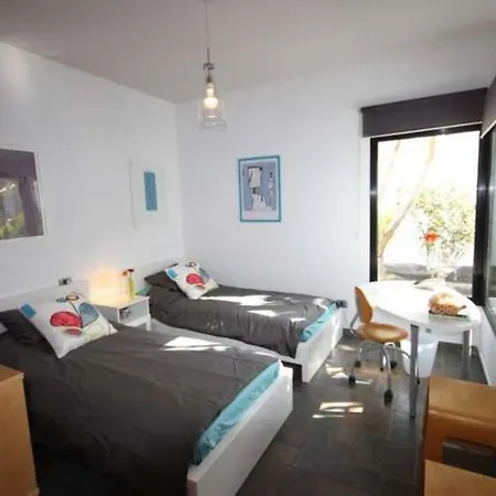 Sleeps 6 Pool Wifi Nazaret